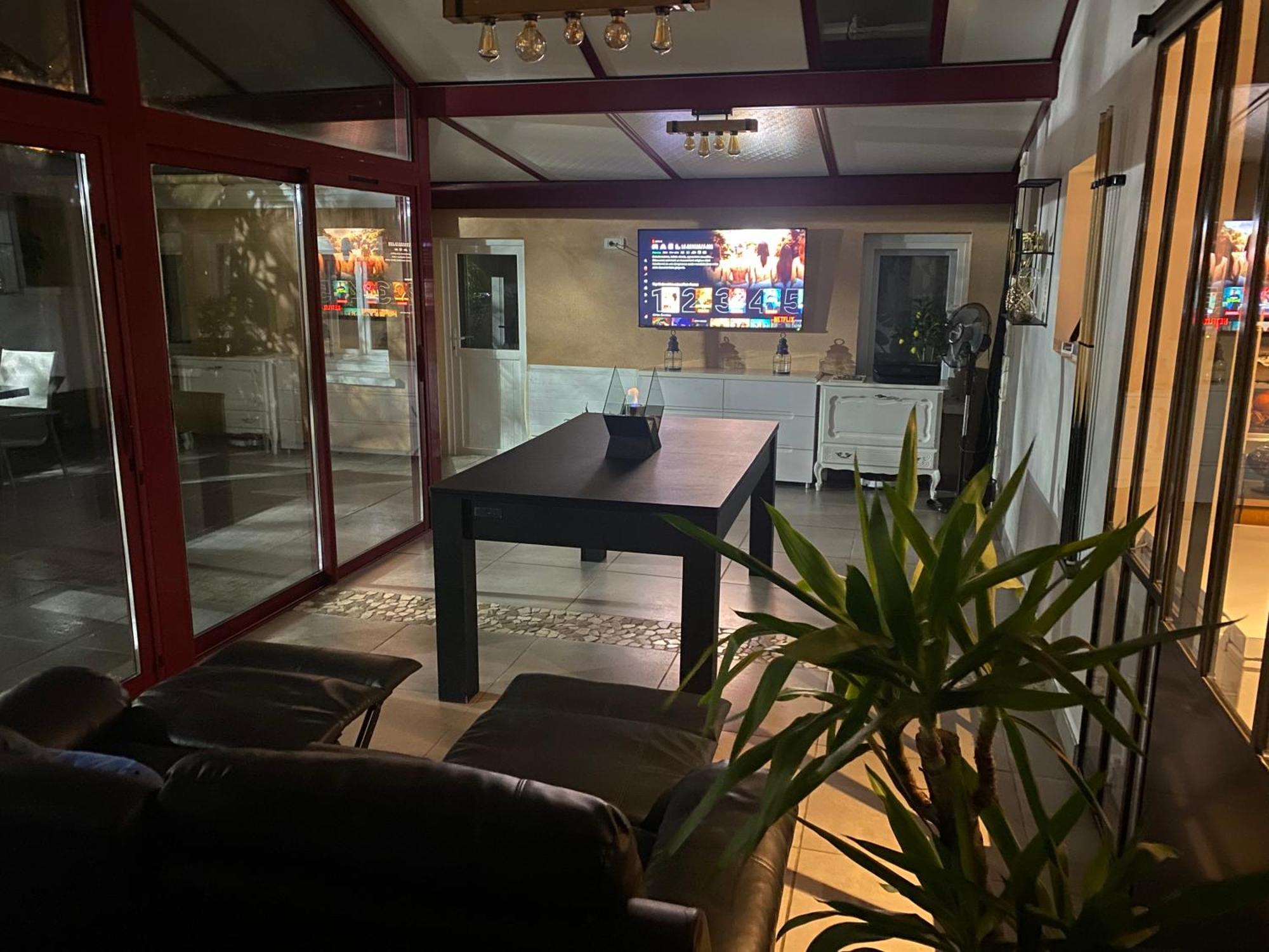 Dependance Avec Billard A Proximite Zenith Rouen Ξενοδοχείο Le Grand-Quevilly Εξωτερικό φωτογραφία